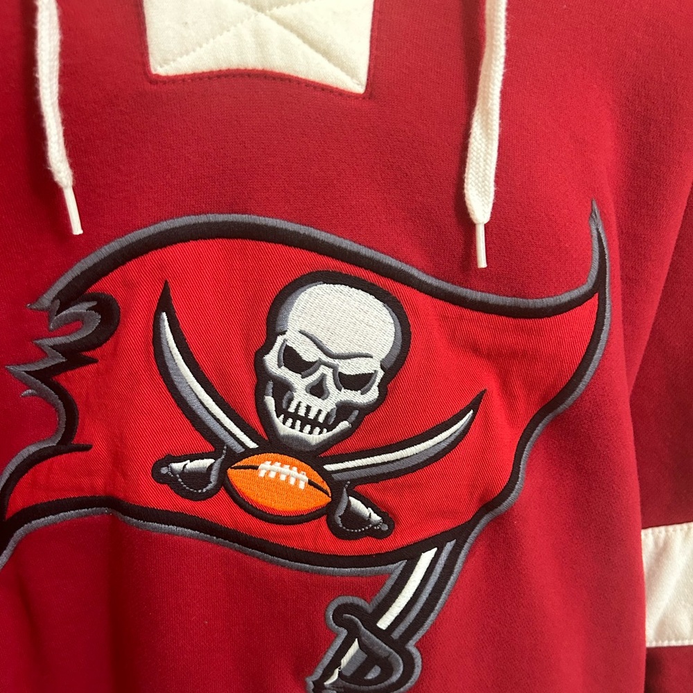 NFL Tampa Bay Buccaneers “Hockey Style” Sweatshirt | Brand: OTS| Men’s Size M - Picture 5 of 8